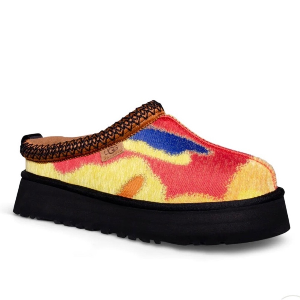UGG TAZZ PRIDE POP PLATFORM SHEARLING LINED SLIPPERS
